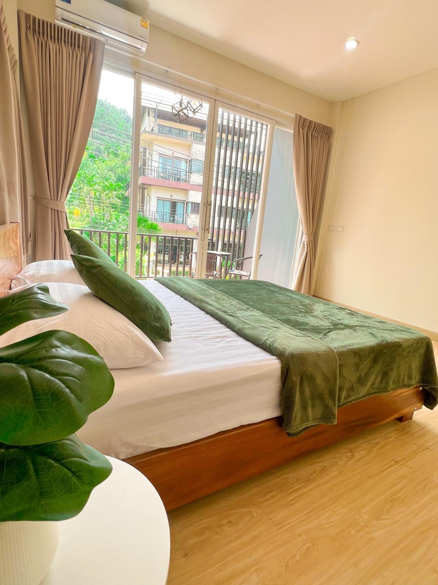 Private With Share Bathroom At Little Wild House Khaosok 民宿 Khao Sok National Park